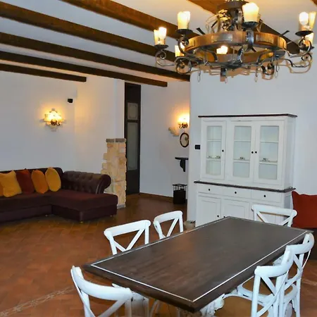 Appartamento Alloggio Uso Turistico Signorile